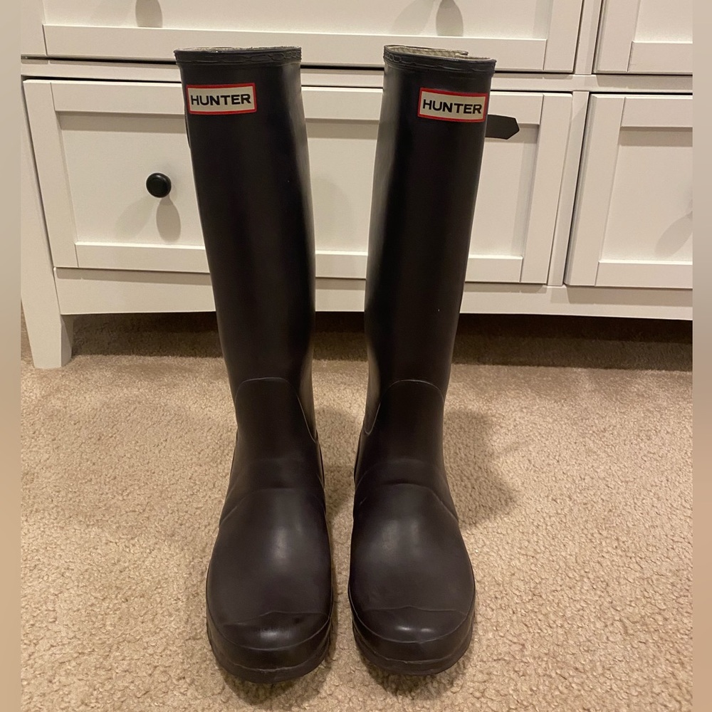 Hunter tall rain boots - size 10. Eggplant color - excellent condition